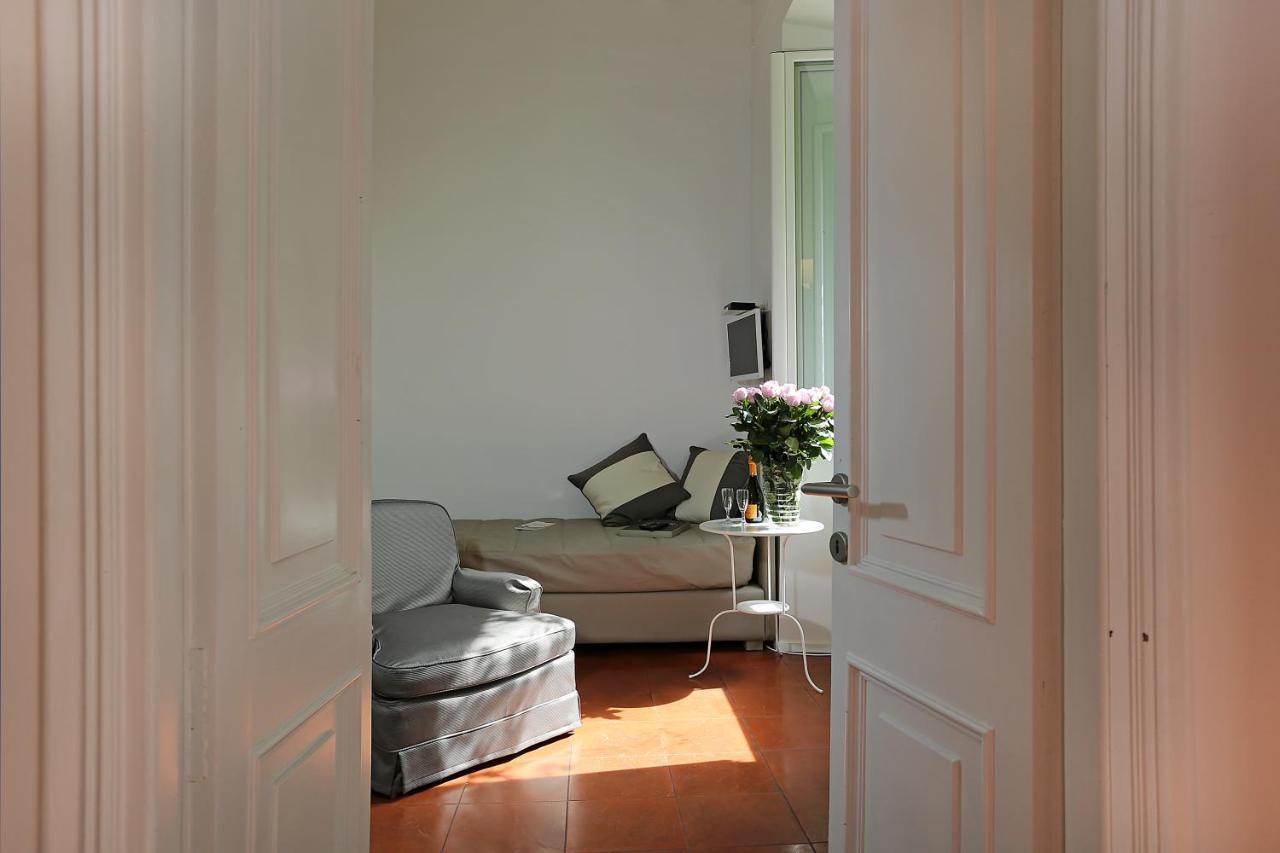 Domus Croce Bed & Breakfast Rome Exterior photo