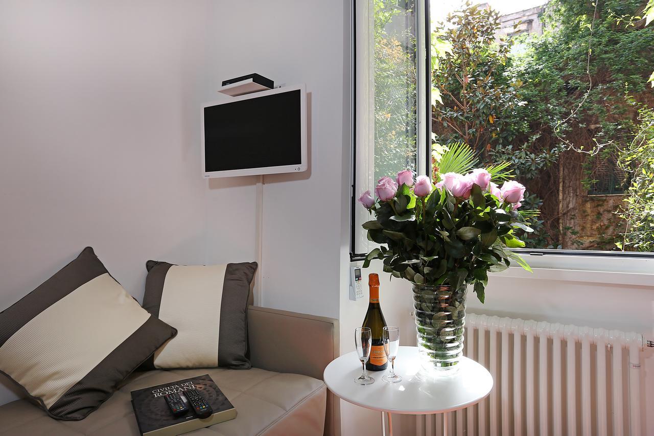 Domus Croce Bed & Breakfast Rome Exterior photo